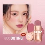 O.TWO.O 3-in-1 Stick: Buildable, waterproof cream for eyes