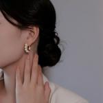 "XINYI U-Shaped Hoop Earrings