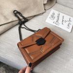 Yogodlns Vintage Rivet Chain Small Shoulder Bag,