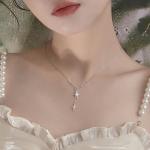 Fashion Camellia Pearl Zircon Necklace – Elegant Light Luxury Design for Women, Perfect Wedding or Party Gift.