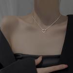 Fashion Camellia Pearl Zircon Necklace – Elegant Light Luxury Design for Women, Perfect Wedding or Party Gift.